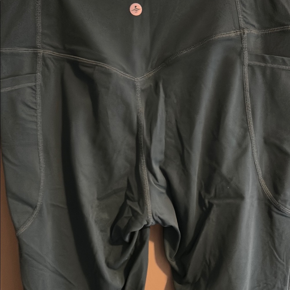 Halara SoCinched Jade green High-Waisted Leggings - Picture 3 of 4